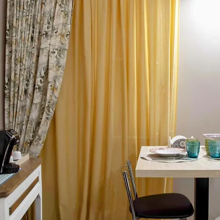 Oda ve Kahvaltı Benincasa 4*